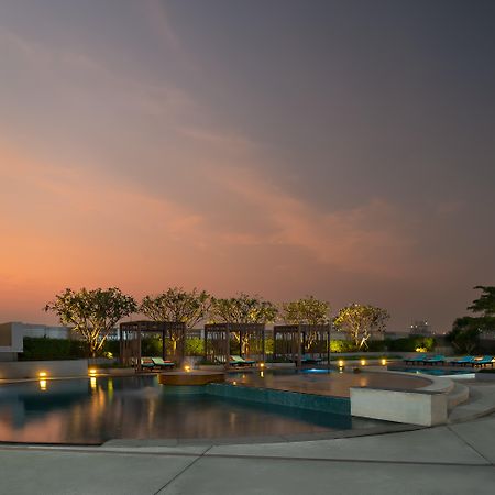 Swissotel Bangkok Ratchada Exterior photo